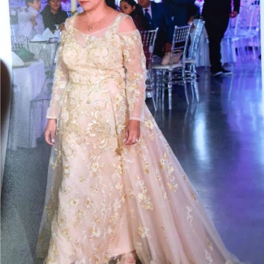 LARA Elegant Gold Lace Evening Gown